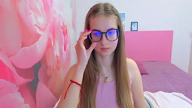 Snapshot of AliceAdams chatting on 9, 3, 2026 AliceAdams online show from 9, 3, 2026