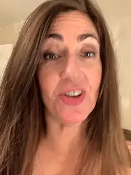 Snapshot of PreciousKittyXO chatting on 6, 1, 2025 PreciousKittyXO online show from 6, 1, 2025