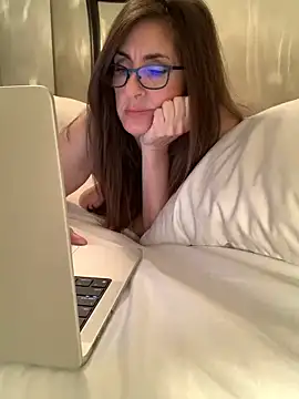 Snapshot of PreciousKittyXO chatting on 5, 2, 2025 PreciousKittyXO online show from 5, 2, 2025