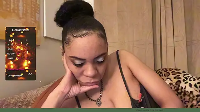 Snapshot of Sanaawest chatting on 7, 12, 2024 Sanaawest online show from 7, 12, 2024