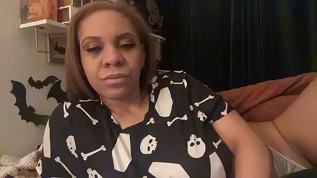 Snapshot of Sanaawest chatting on 28, 10, 2025 Sanaawest online show from 28, 10, 2025