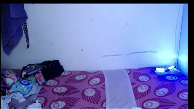 Snapshot of ninatiny chatting on 28, 4, 2026 ninatiny online show from 28, 4, 2026