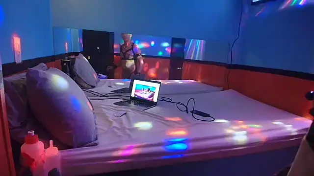 Snapshot of MikyFoxx chatting on 16, 3, 2025 MikyFoxx online show from 16, 3, 2025