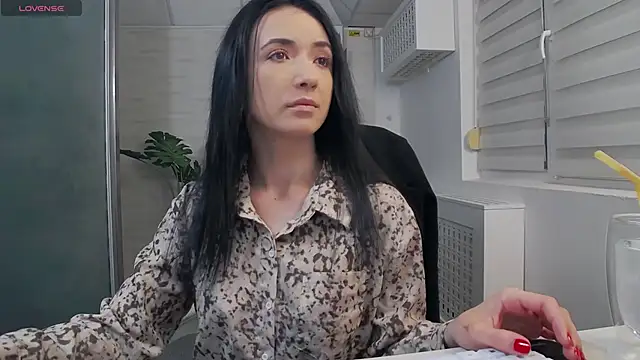 GlamKate online show from 7, 3, 2025