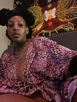 Snapshot of MzParker chatting on 9, 2, 2025 MzParker online show from 9, 2, 2025