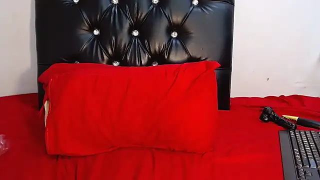 YoungRose18 online show from 21, 10, 2025