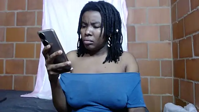 Snapshot of Magaharper10 chatting on 29, 10, 2025 Magaharper10 online show from 29, 10, 2025