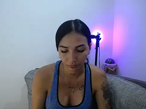 Allyson Smith online show from 3, 2, 2025