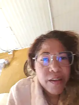 Snapshot of mila38 chatting on 18, 5, 2026 mila38 online show from 18, 5, 2026