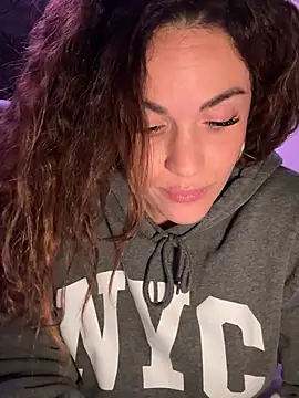 Clara-xoxo online show from 11, 1, 2025