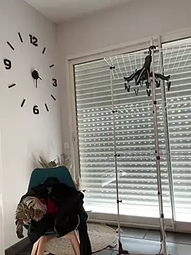 Clara-xoxo online show from 4, 3, 2025