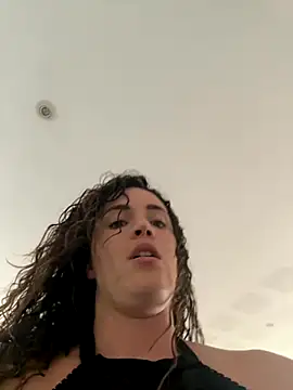 Clara-xoxo online show from 10, 10, 2025