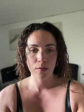 Clara-xoxo online show from 16, 3, 2026