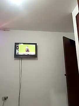 joanpinzon online show from 9, 11, 2025