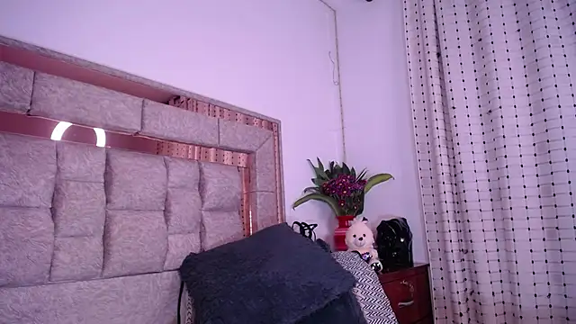 Snapshot of salomecastro_ chatting on 1, 3, 2025 salomecastro online show from 1, 3, 2025