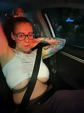 Snapshot of HollyTattoo chatting on 9, 12, 2024 HollyTattoo online show from 9, 12, 2024