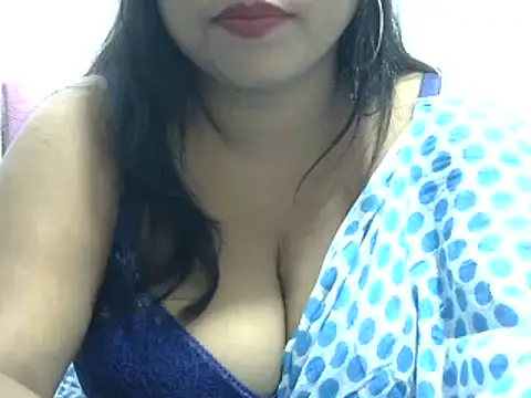 Snapshot of ROSEE_MERRYYYY chatting on 23, 12, 2024 ROSEE MERRYYYY online show from 23, 12, 2024