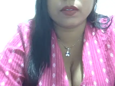 Snapshot of ROSEE_MERRYYYY chatting on 6, 1, 2025 ROSEE MERRYYYY online show from 6, 1, 2025