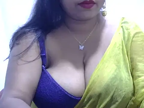 Snapshot of ROSEE_MERRYYYY chatting on 20, 2, 2025 ROSEE MERRYYYY online show from 20, 2, 2025