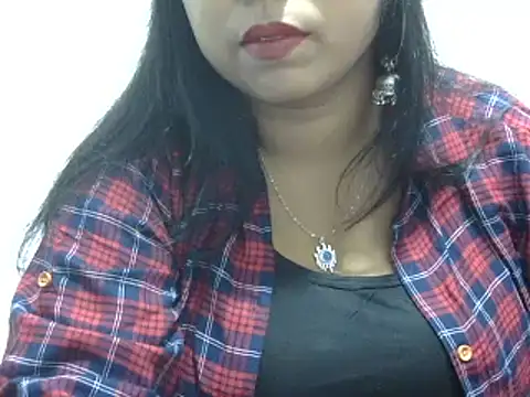 Snapshot of ROSEE_MERRYYYY chatting on 28, 2, 2025 ROSEE MERRYYYY online show from 28, 2, 2025