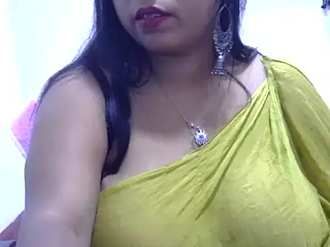 Snapshot of ROSEE_MERRYYYY chatting on 18, 3, 2025 ROSEE MERRYYYY online show from 18, 3, 2025