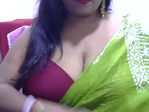 Snapshot of ROSEE_MERRYYYY chatting on 11, 9, 2025 ROSEE MERRYYYY online show from 11, 9, 2025