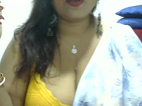 Snapshot of ROSEE_MERRYYYY chatting on 25, 9, 2025 ROSEE MERRYYYY online show from 25, 9, 2025