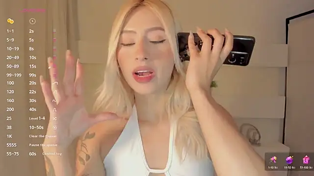 Snapshot of AshleyRoys chatting on 15, 1, 2025 AshleyRoys online show from 15, 1, 2025