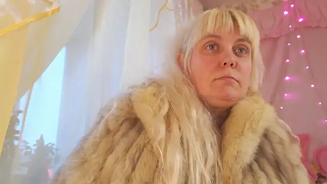 SunnySylvia online show from 18, 2, 2026