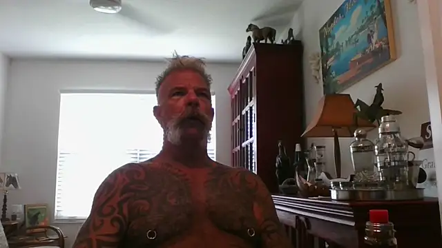 Snapshot of njdbear chatting on 30, 9, 2025 njdbear online show from 30, 9, 2025