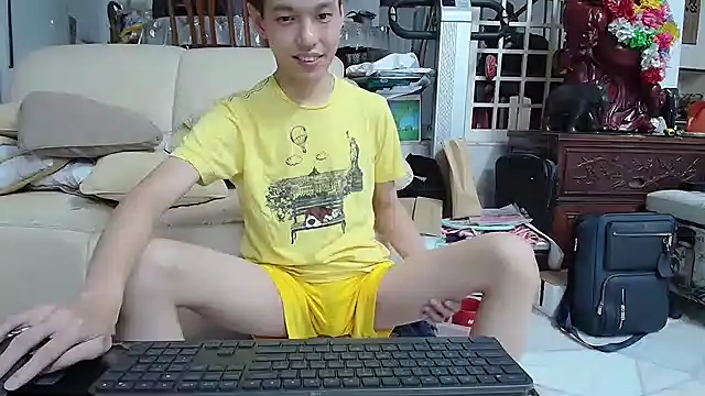 Snapshot of andrewooi chatting on 18, 1, 2025 andrewooi online show from 18, 1, 2025