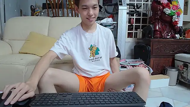 Snapshot of andrewooi chatting on 20, 1, 2025 andrewooi online show from 20, 1, 2025