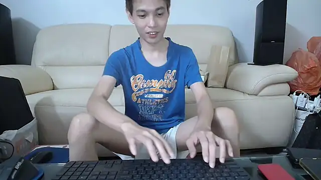 Snapshot of andrewooi chatting on 4, 2, 2025 andrewooi online show from 4, 2, 2025