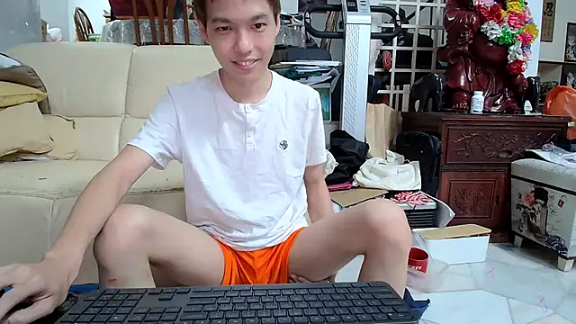 Snapshot of andrewooi chatting on 13, 2, 2025 andrewooi online show from 13, 2, 2025