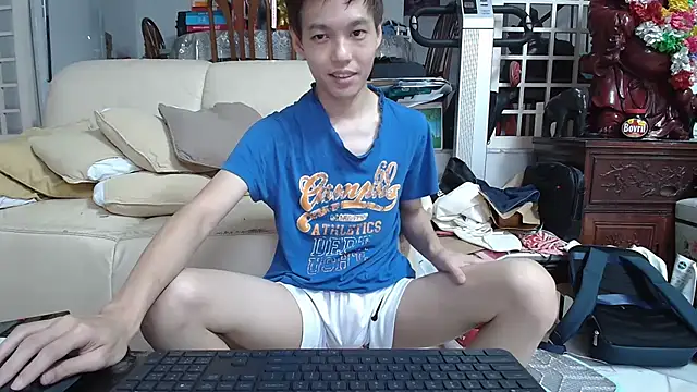 Snapshot of andrewooi chatting on 22, 2, 2025 andrewooi online show from 22, 2, 2025