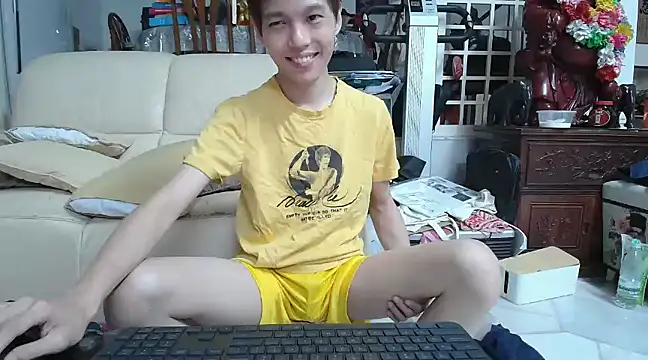 Snapshot of andrewooi chatting on 22, 3, 2025 andrewooi online show from 22, 3, 2025