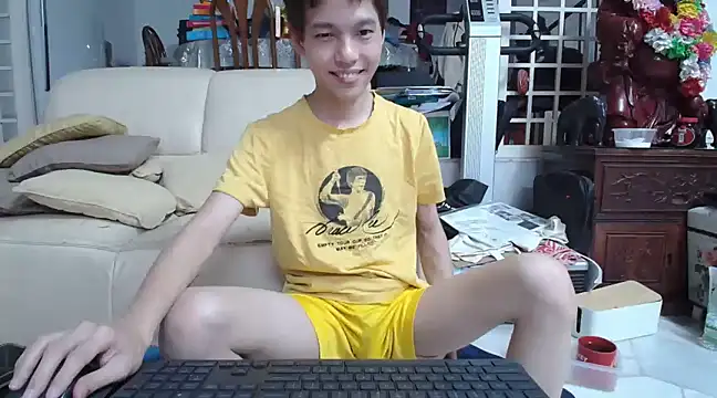 Snapshot of andrewooi chatting on 22, 3, 2025 andrewooi online show from 22, 3, 2025