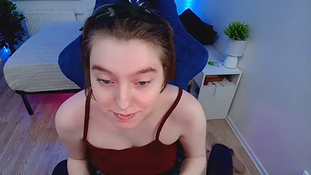 Snapshot of CranberryHot chatting on 19, 3, 2025 CranberryHot online show from 19, 3, 2025