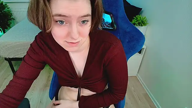Snapshot of CranberryHot chatting on 22, 9, 2025 CranberryHot online show from 22, 9, 2025