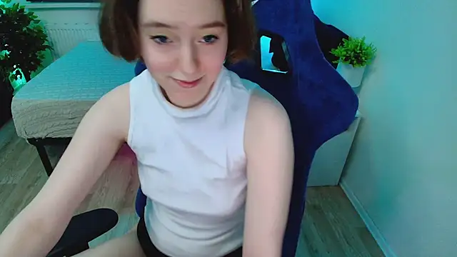 Snapshot of CranberryHot chatting on 10, 10, 2025 CranberryHot online show from 10, 10, 2025