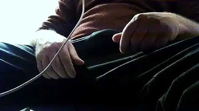 Snapshot of opreatiby chatting on 3, 1, 2025 opreatiby online show from 3, 1, 2025