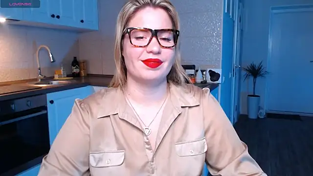 HotTiffani online show from 24, 1, 2025