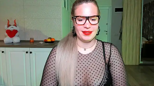 HotTiffani online show from 30, 11, 2025