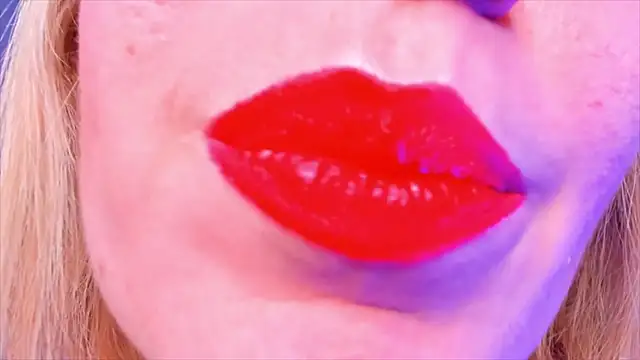 HotTiffani online show from 4, 2, 2026