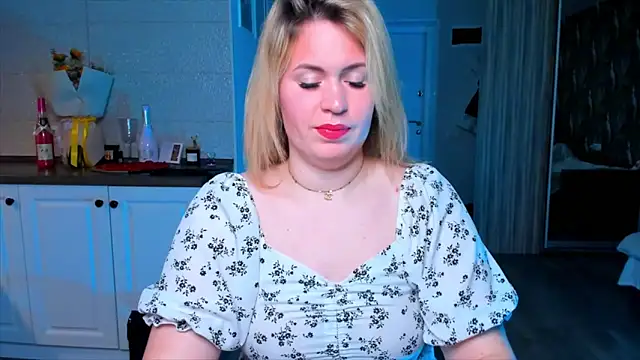 HotTiffani online show from 24, 2, 2026