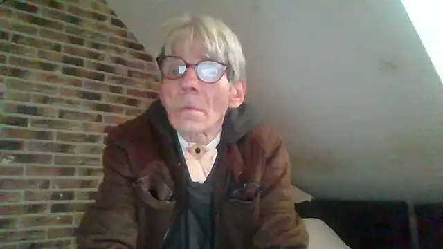 Snapshot of InMeinenMund chatting on 2, 12, 2024 InMeinenMund online show from 2, 12, 2024
