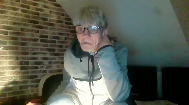 Snapshot of InMeinenMund chatting on 6, 12, 2024 InMeinenMund online show from 6, 12, 2024