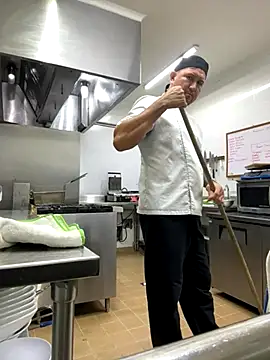 Snapshot of xavier_1988 chatting on 25, 10, 2025 xavier 1988 online show from 25, 10, 2025