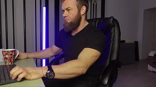 Snapshot of Tommy_Burnz chatting on 13, 2, 2025 Tommy Burnz online show from 13, 2, 2025