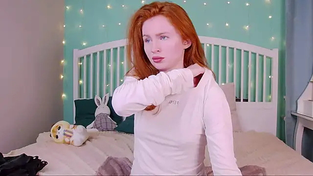 Snapshot of GingerArin chatting on 1, 3, 2025 GingerArin online show from 1, 3, 2025